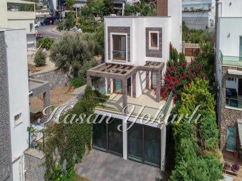 15584 - FIRSAT! YALIKVAK MERKEZDE ACİL SATILIK MÜSTAKİL EV 